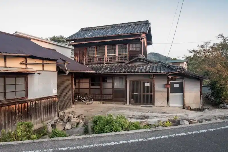 Casas abandonadas en Japón: familia compra akiya por $22,000